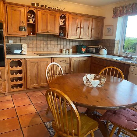 فيلا هوليهيدفي Charming 2 Bed House Near Rhoscolyn Discounts For المظهر الخارجي الصورة