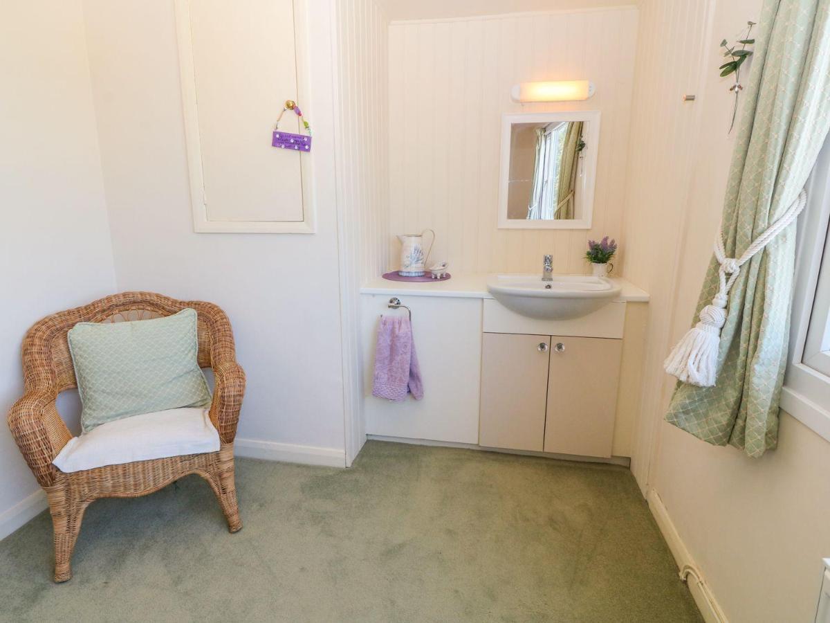 فيلا هوليهيدفي Charming 2 Bed House Near Rhoscolyn Discounts For المظهر الخارجي الصورة