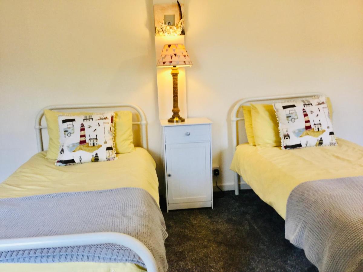 فيلا هوليهيدفي Charming 2 Bed House Near Rhoscolyn Discounts For المظهر الخارجي الصورة