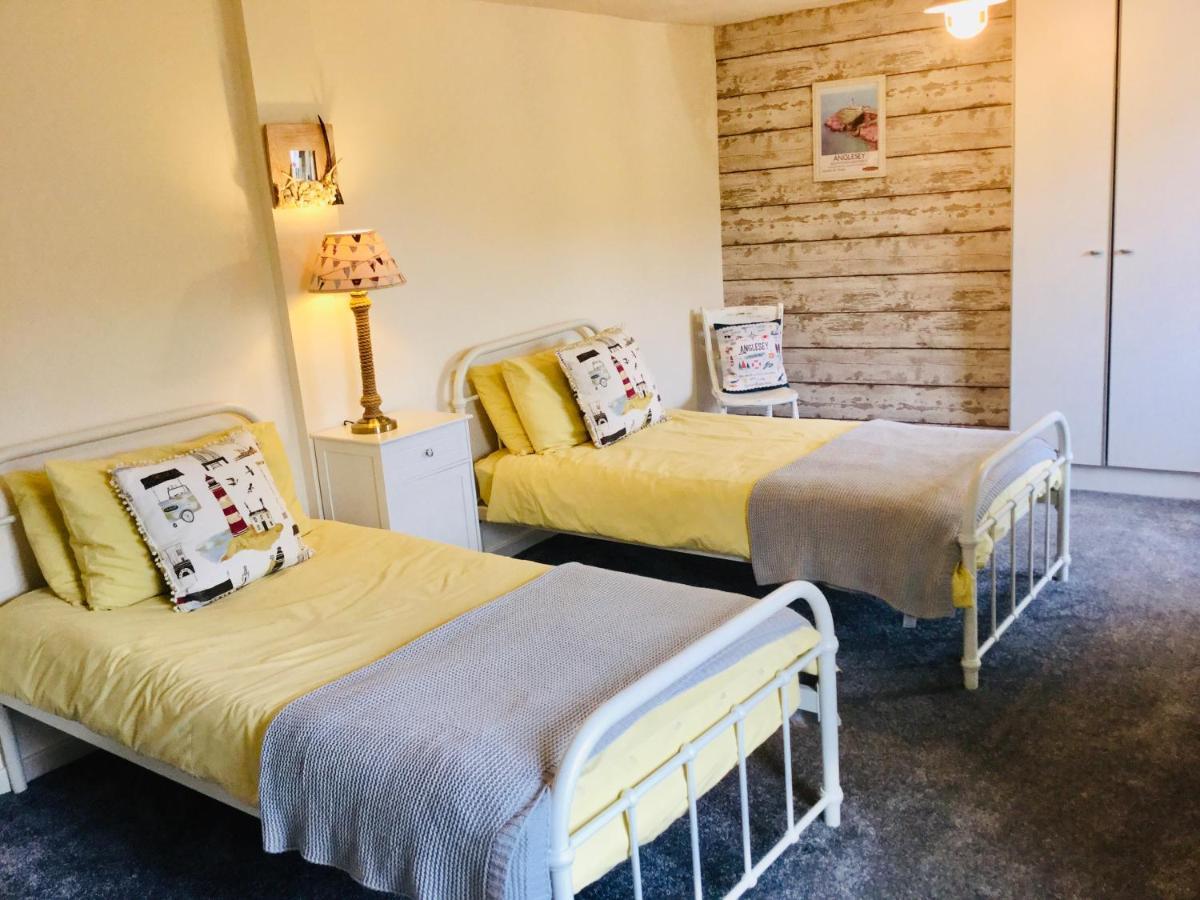 فيلا هوليهيدفي Charming 2 Bed House Near Rhoscolyn Discounts For المظهر الخارجي الصورة